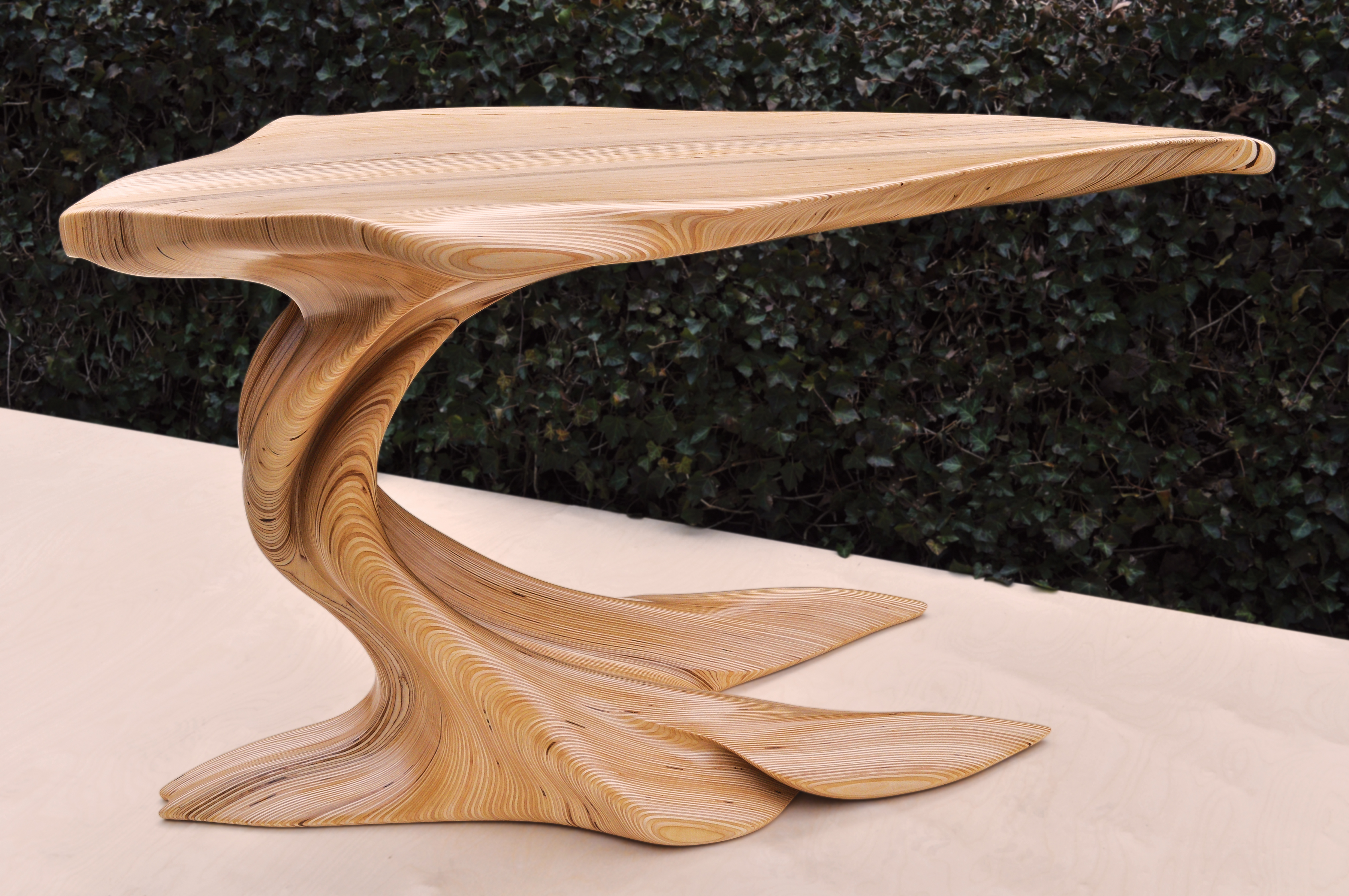 Необычные ножки для стола из дерева